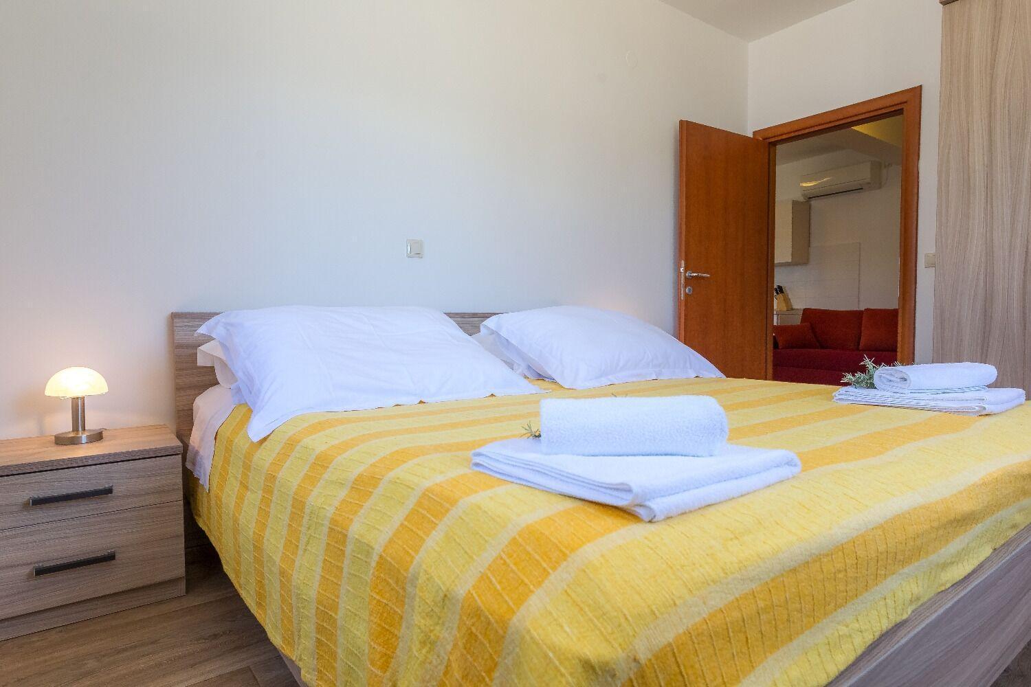 Apartments Zvone1 벨리 라트 외부 사진
